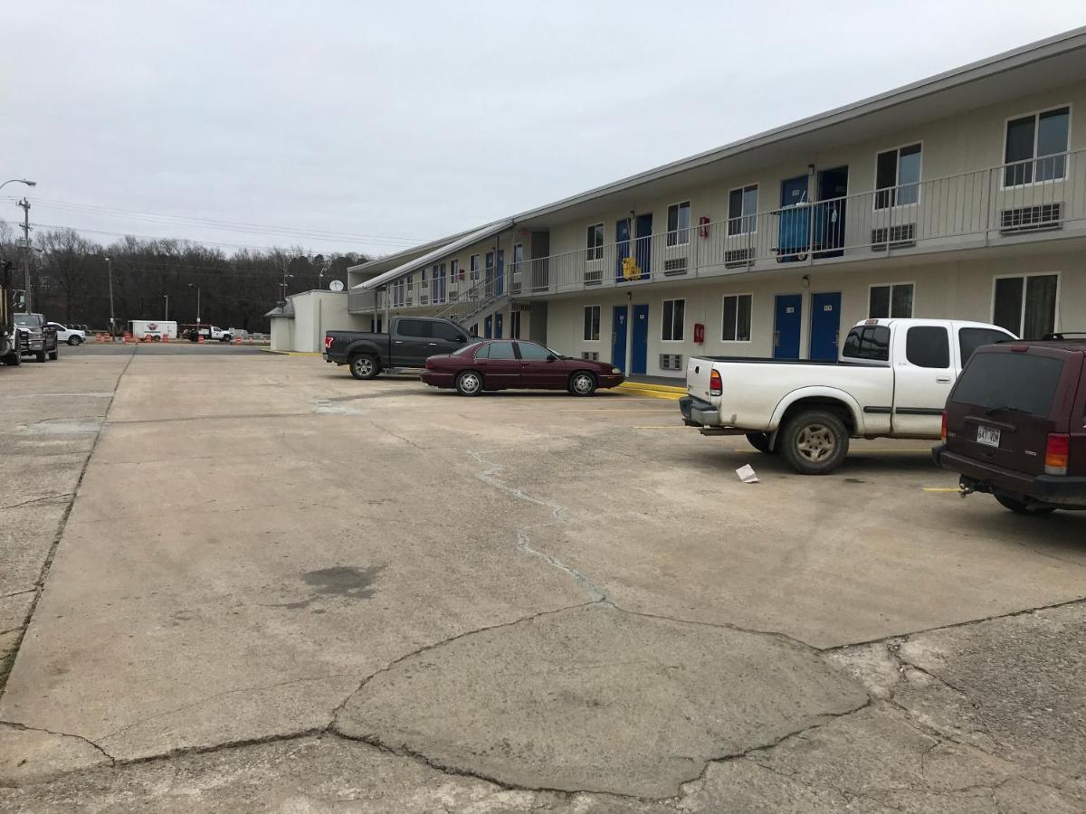 6-alma, Ar L-40 Hotel 2*