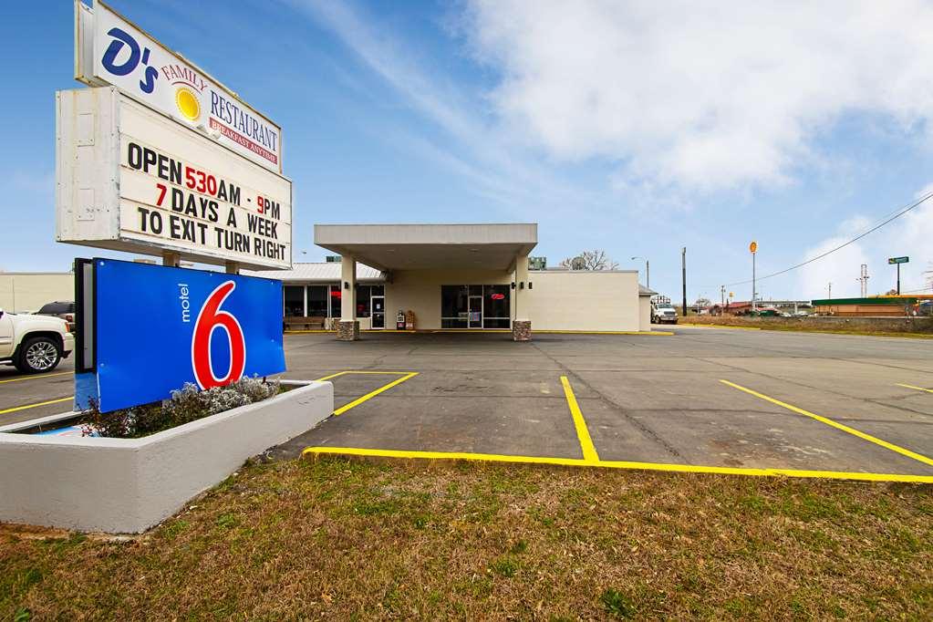 6-alma, Ar L-40 Hotel 2*