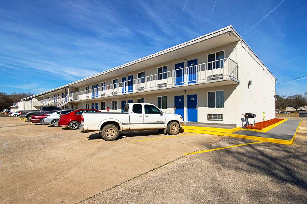 6-alma, Ar L-40 Hotel