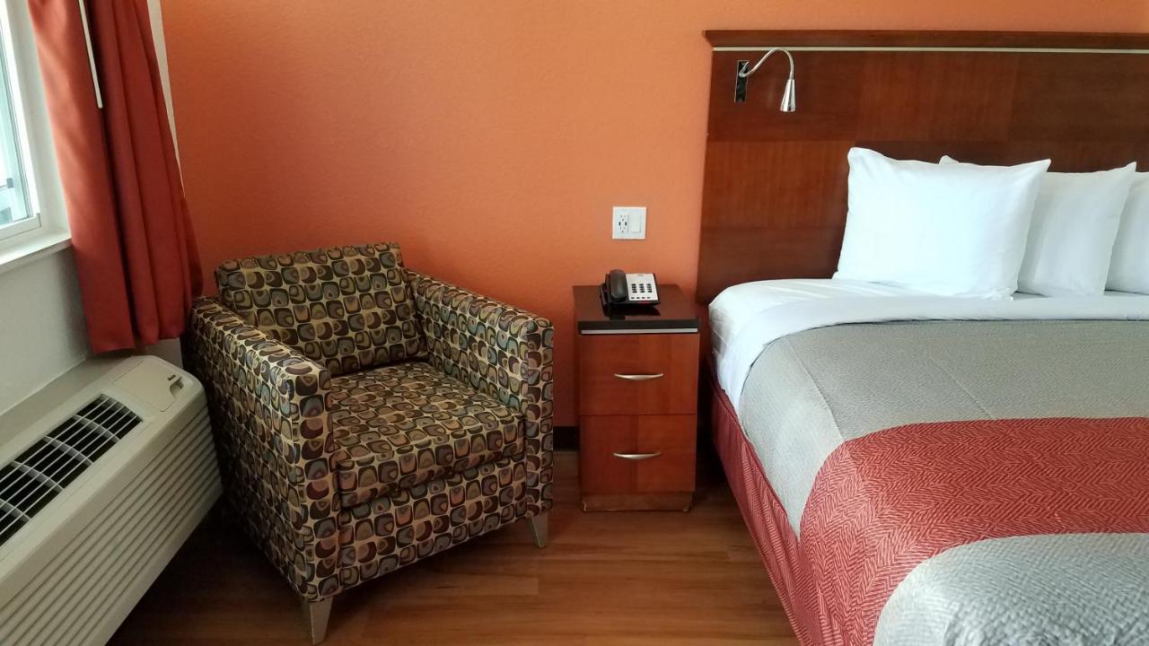 6-alma, Ar L-40 Hotel